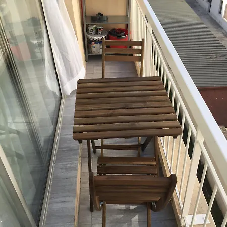 Studio Carre D'or Situe A 50 M De La Plage Hotel apartamentowy 3*