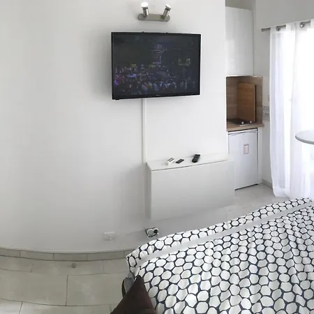 Studio Carre D'or Situe A 50 M De La Plage Nicea