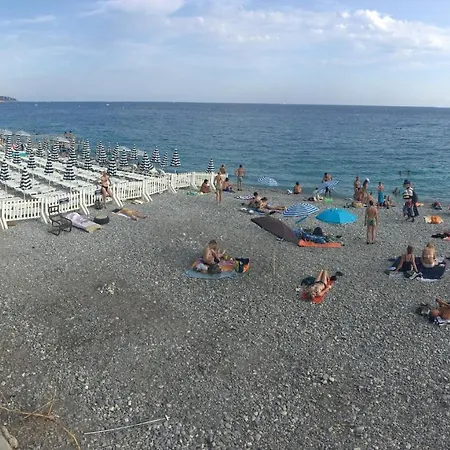 Studio Carre D'or Situe A 50 M De La Plage *